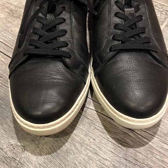 Allen Edmonds Oliver Courtside Men’s Black Leather Lace-Up Sneakers - Picture 6 of 11